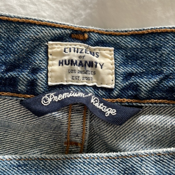 Citizens of humanity denim shorts 💙 - Picture 7 of 8